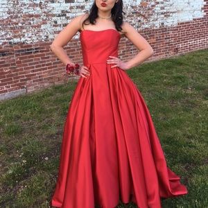 Betsy and Adam prom dress